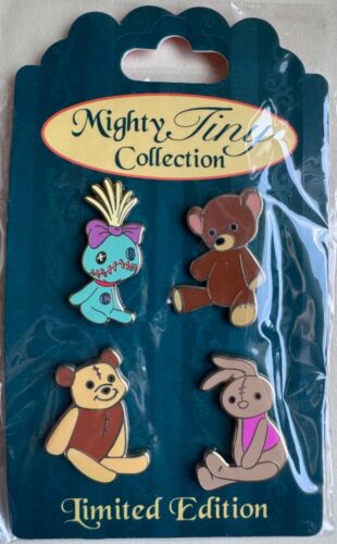 Pin Disney DSF DSSH Mighty Tiny Set Stitch Peter pan Robin bois Rescuers LE200 - Afbeelding 1 van 2