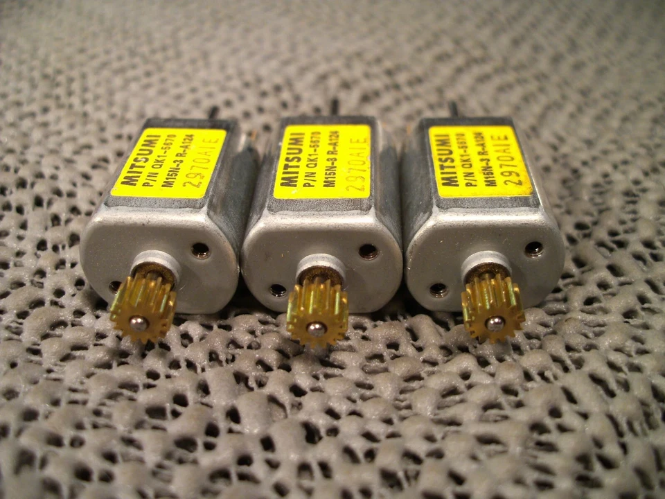 DC Motor 3-12 V, 1 freie Welle + 1 Welle mit Ritzel, Daten siehe ganz unten! - Bild 2 von 4