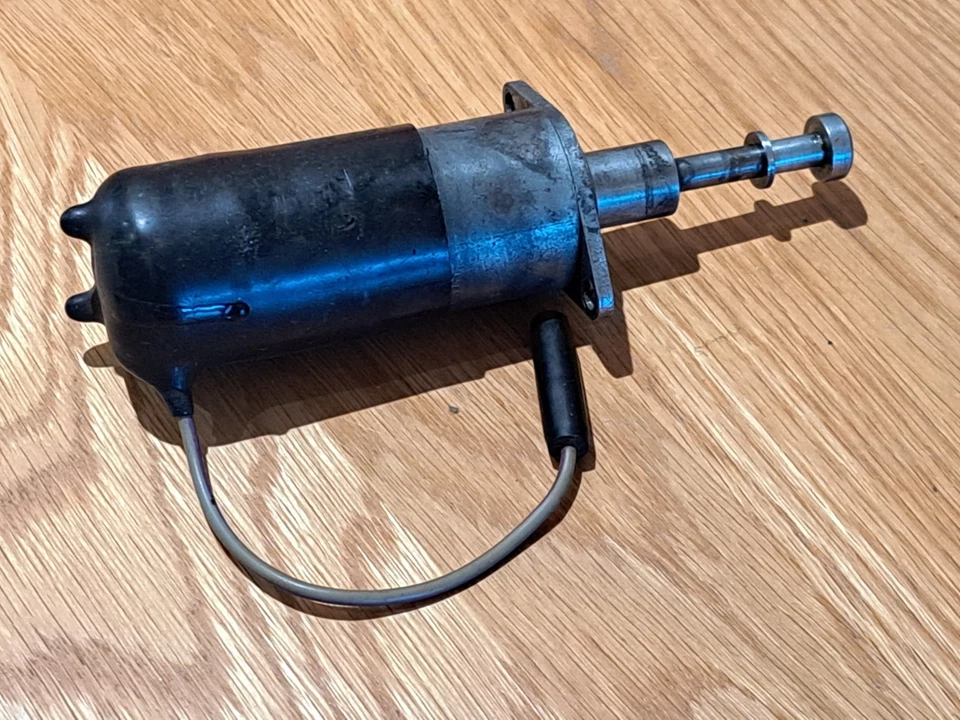 Solenoide Overdrive Rover P4 Triumph TR2 TR3 TR4 Foto 2 de 3