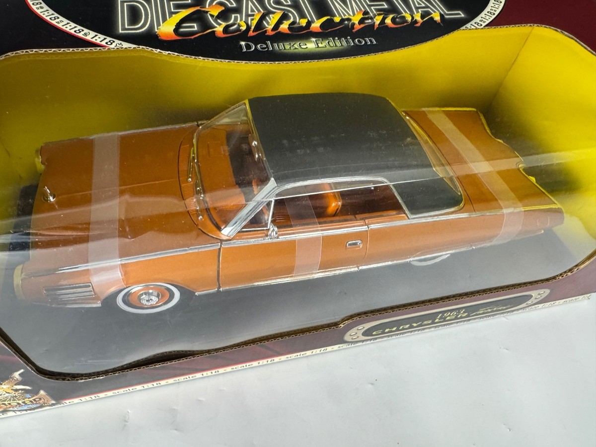 Road Signature 1963 Chrysler Turbine 1:8 Diecast Model Car