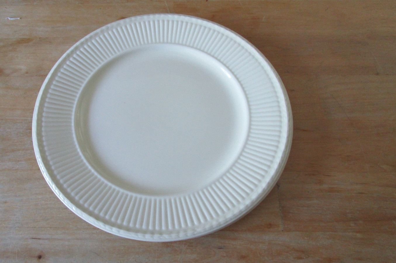 Of 2 Wedgwood Edme Cream Ivory Dinner Plates 10 3/8" England