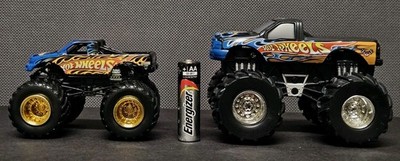 2x Vintage Hot Wheels Monster Jam Beat It Monster Trucks