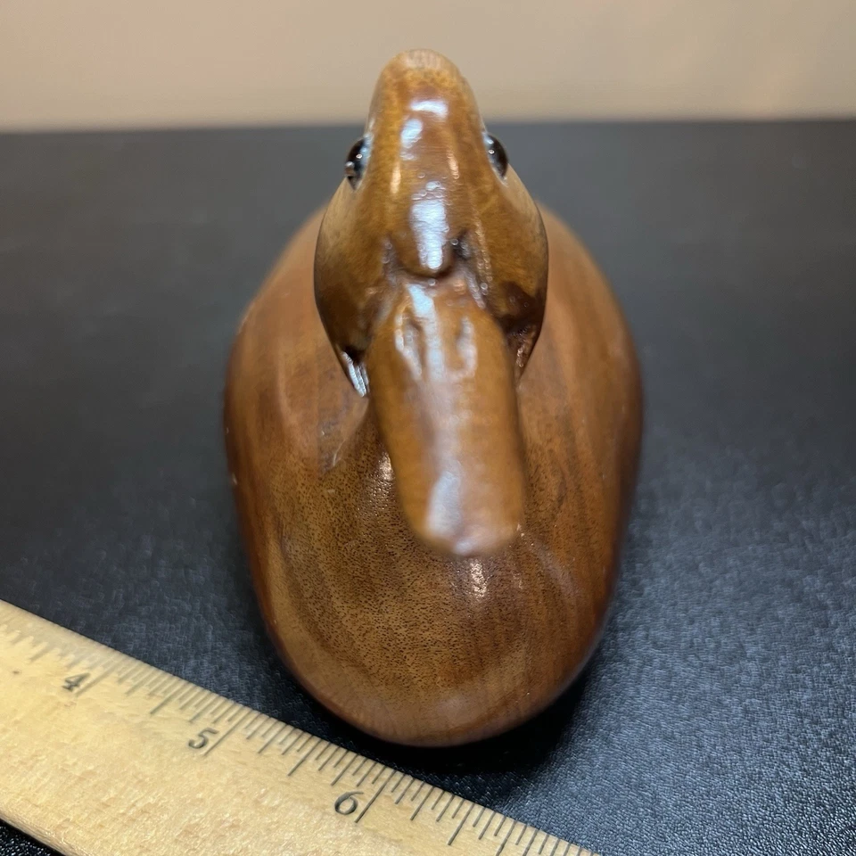 Llave de bote largo Bob Lee, FL tallada a mano pato de madera natural, firmada 9" de largo Foto 3 de 4