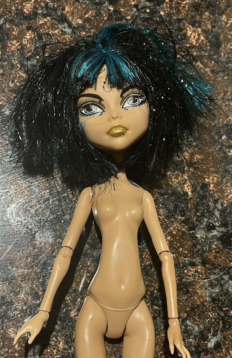Monster High Ghouls Rule Cleo De Nile Doll Black & Blue Short Hair