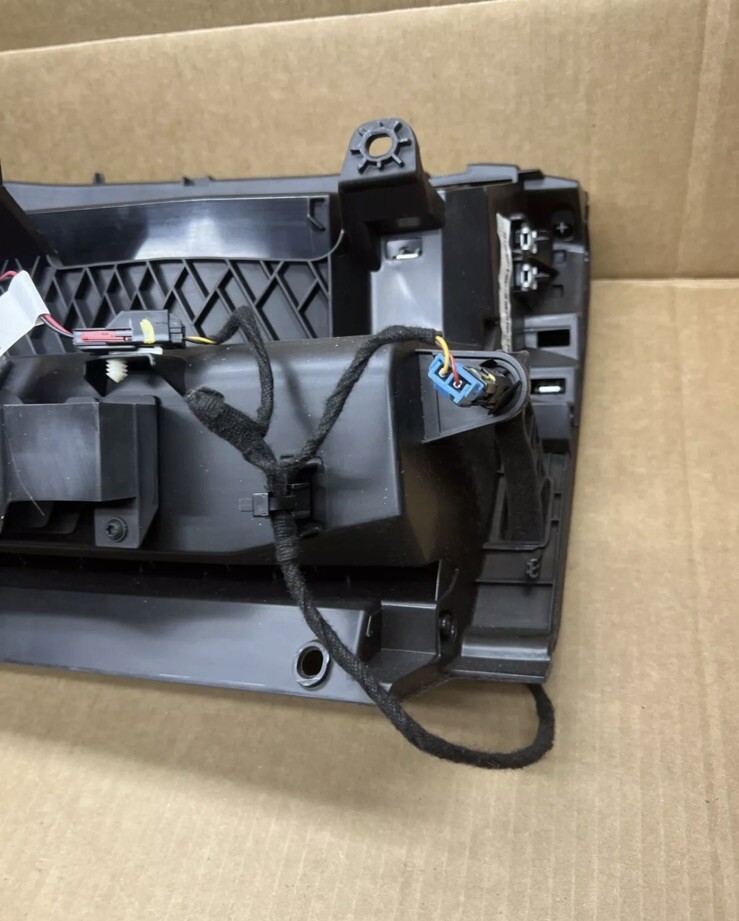 2014-2019 MASERATI GHIBLI SQ4 FRONT DASH RIGHT GLOVE COMPARTMENT STORAGE BOX OEM