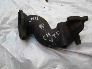Chrysler Voyager ES 2,5 TD Anschluss Stück Turbolader Abgaskrümmer Krümmer N12
