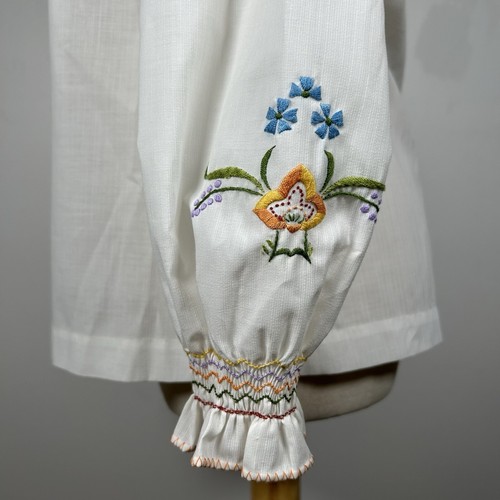 Vintage 60s Hand Embroidered Blouse Asian Floral Chinese 60s Long Sleeve S M - Picture 4 of 9