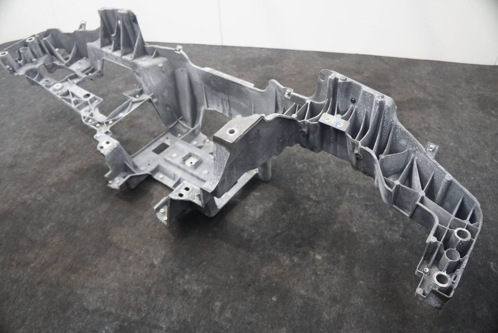 Dashboard Panel Crossmember Bracket Mount Carrier 85450700 Ferrari California T