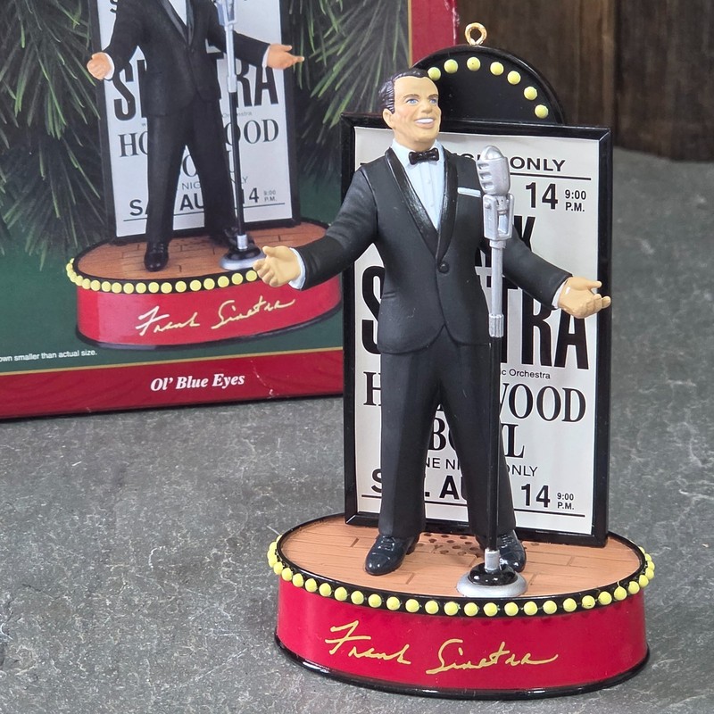 1999 Carlton Cards vtg Ol' Blue Eyes Frank Sinatra Musical Christmas Ornament NR