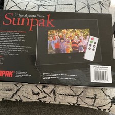 Sunpak Digital 7" black acrylic Photo Frame Black LCD Display w/ Remote
