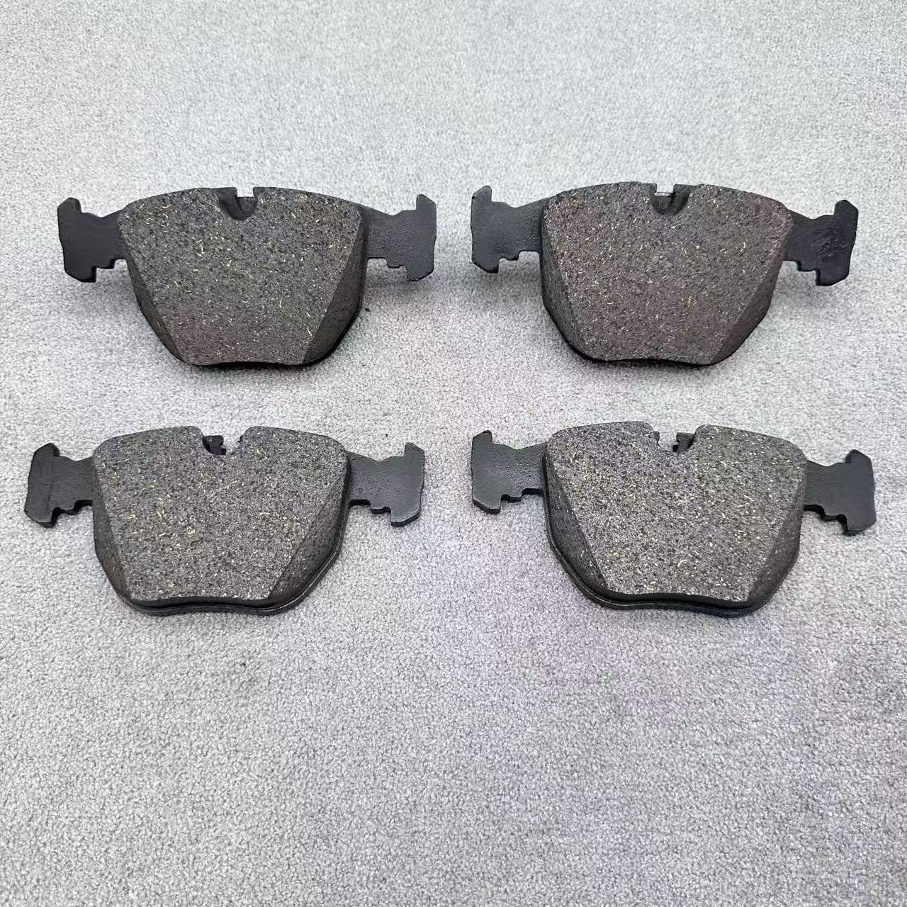 Rolls-Royce Ghost Front Brake pad kits Set P/N 34116858540