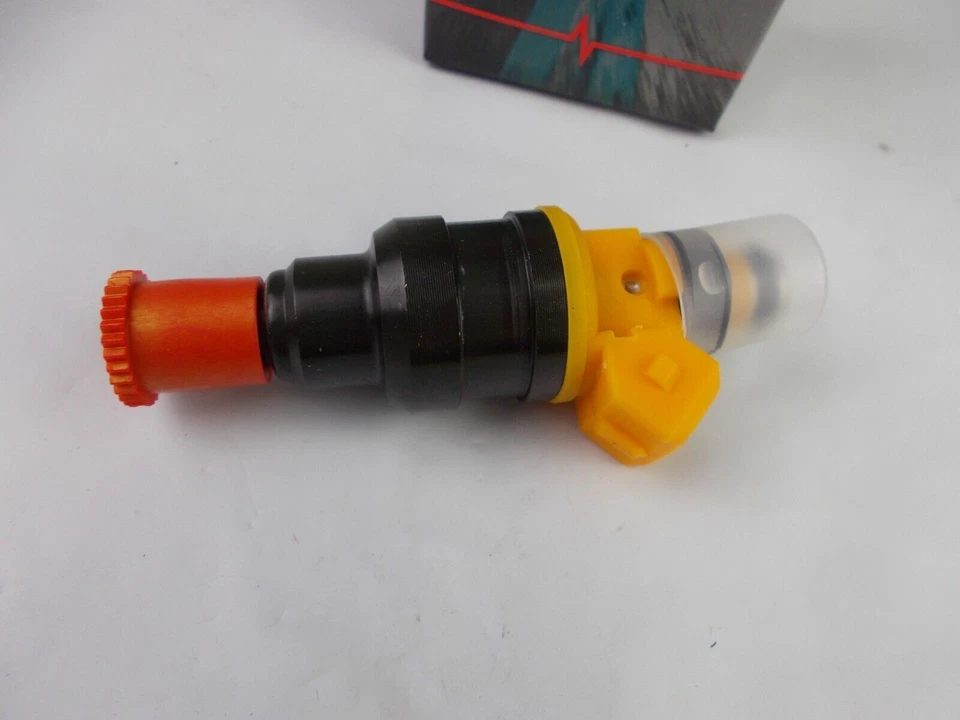 Inyector de combustible BWD 57582 se adapta a; Chrysler Dodge Eagle Mitsubishi Foto 2 de 3