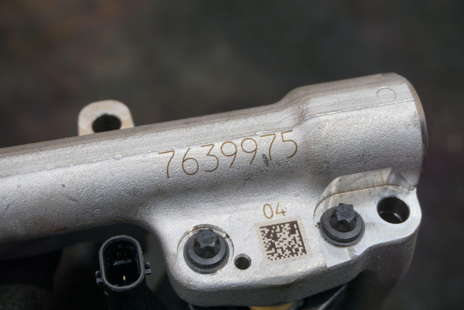 Fuel Injection Rail w/Injector OEM 13538625396 13538694197 BMW i8 2014-17 19