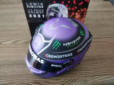 Casque Lewis Hamilton - Ferrari F1 2025 1/2 MINI HELMET BELL 4100414 Casque Lewis Hamilton - Ferrari F1 2025 1/2 MINI HELMET BELL 4100414