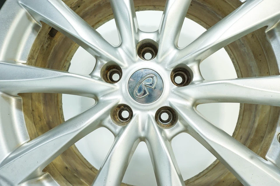 Llanta y neumático Infiniti G37 Base 3,7 L OEM 225/50R18 5034 09-13 Foto 3 de 4