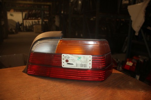 BMW 3ER (E36) 91-97 COU. *RÜCKLICHT/HECKLEUCHTE* RECHTS  06/1993