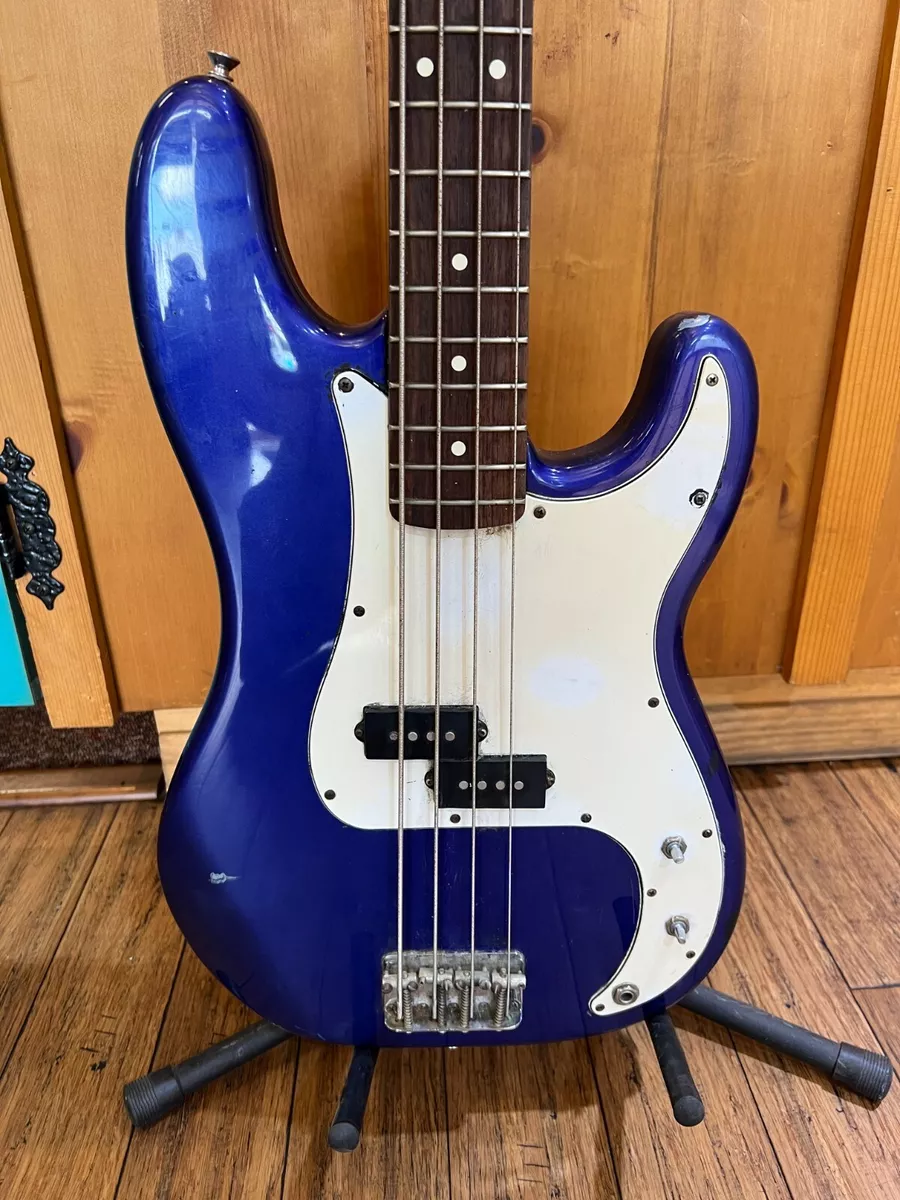 blue fender bass guitar