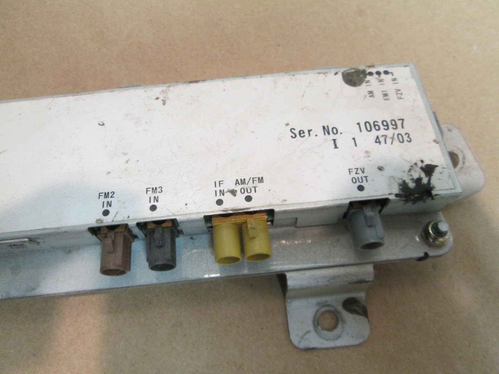 Lamborghini Gallardo - AM/FM Antenna Amplifier  # 8E9035225P