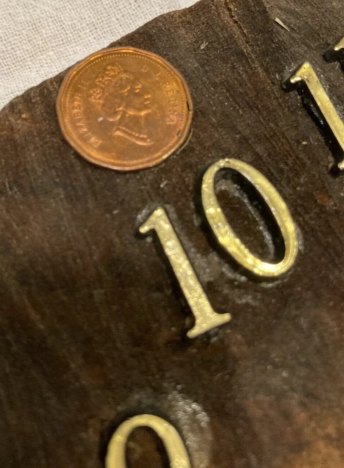 Handmade Clock on a Slice of Wood w Queen Elizabeth Coins - Image 3 of 4