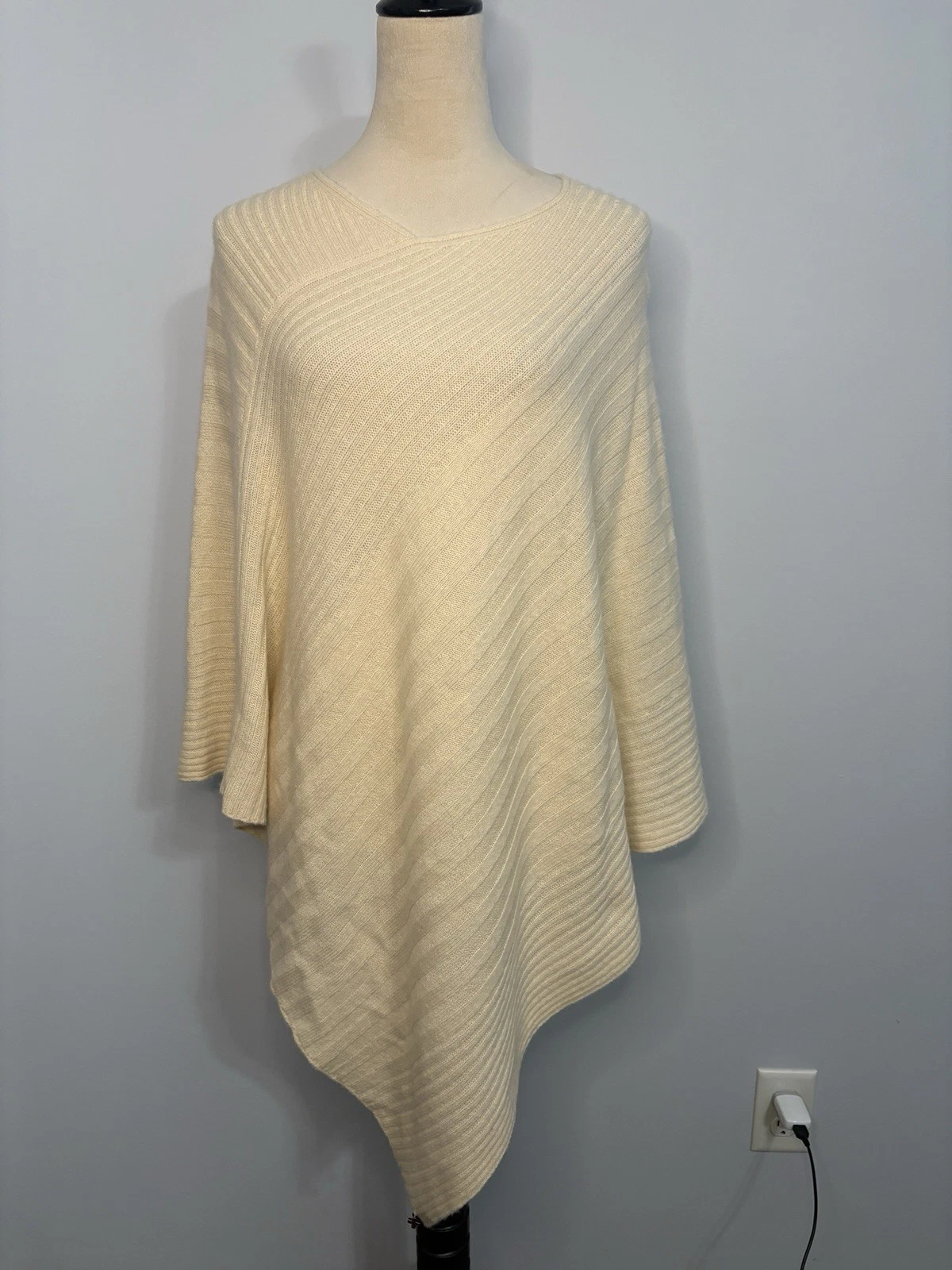 Beryll 100% Cashmere Asymmetric Poncho Wrap Ribbed Ivory Cream Sweater One Size