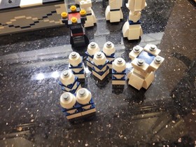 LEGO Incomplete Chess Set 40174 2 In 1 Checkers Assembled. Missing 1 Section
