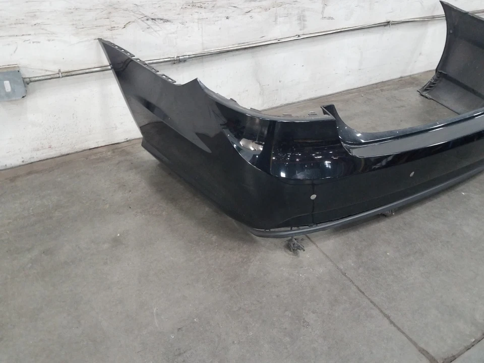 2012 梅赛德斯 AMG E 63 后保险杠组件 - * #2691 Z13 — 第 3/4 张图片