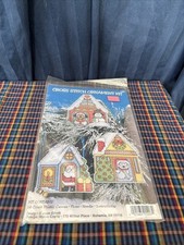 Design Works Crafts 1407 Plastic Canvas Cross Stitch Christmas Ornament Kit P54