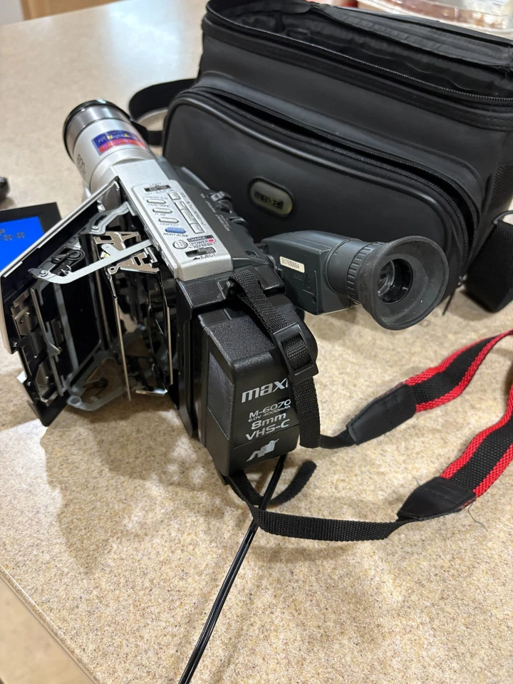 JVC Super VHS Model GR-SXM740U Camcorder with 2-Batteries - Image 4 of 4