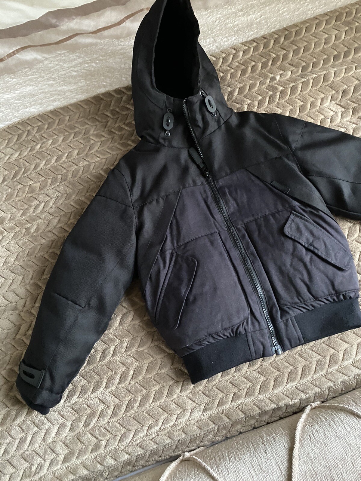 Picture 2 of 6