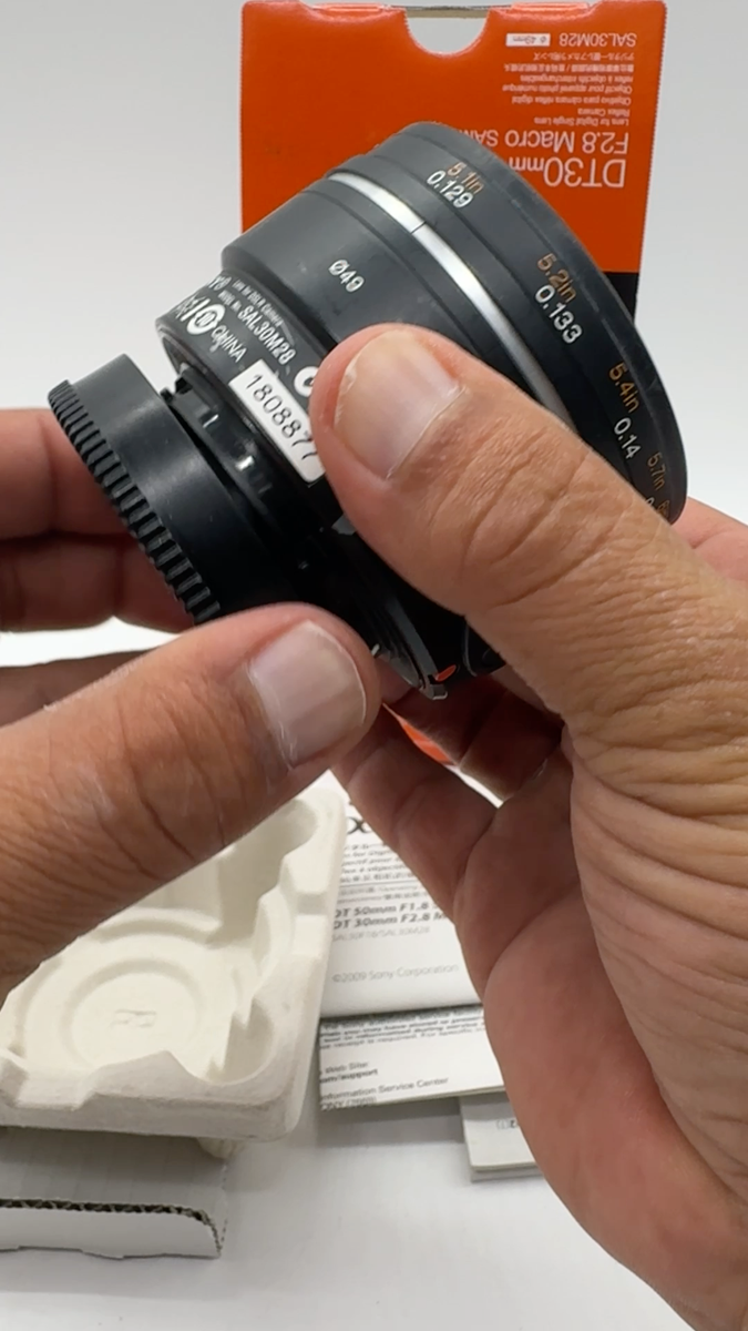 Sony DT 30mm f2.8 MACRO SAM Camera Lens SAL30M28 A-Mount