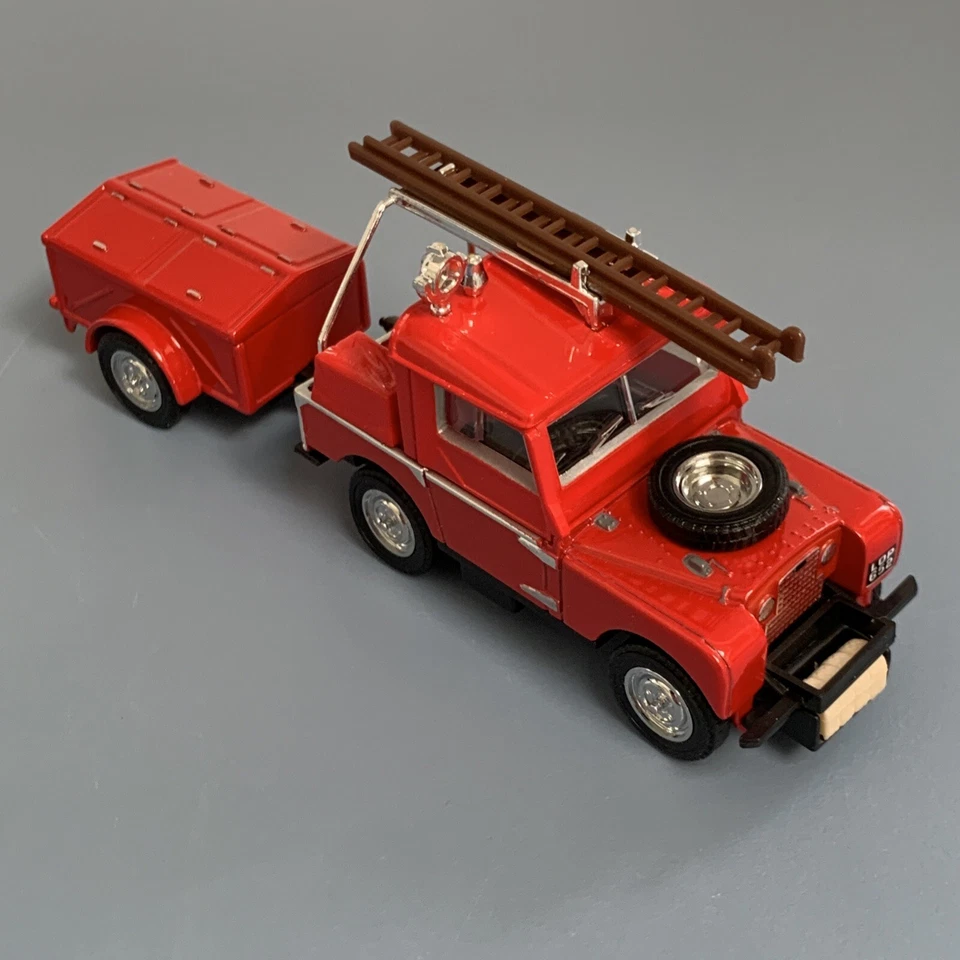 Matchbox Models of Yesteryear 1952 Land Rover Auxiliary 1:43 - Image 4 of 4