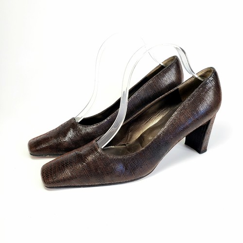 stuart weitzman square toe pump