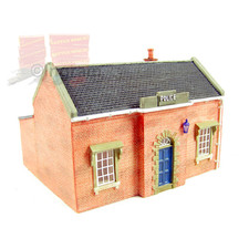 Brand New Boxed Hornby Skaledale Country Police Station R8701