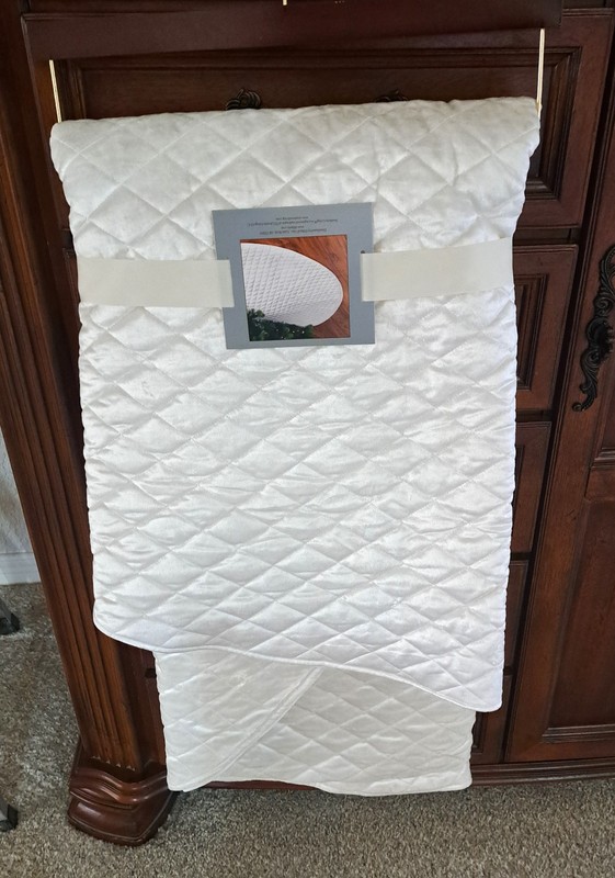 Southern Living Dillards Heavy White 60" Christmas Tree Skirt NWT