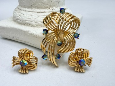 Vintage Jewelry Set Lisner Blue AB Rhinestone Ribbon Brooch Earrings Demi Parure