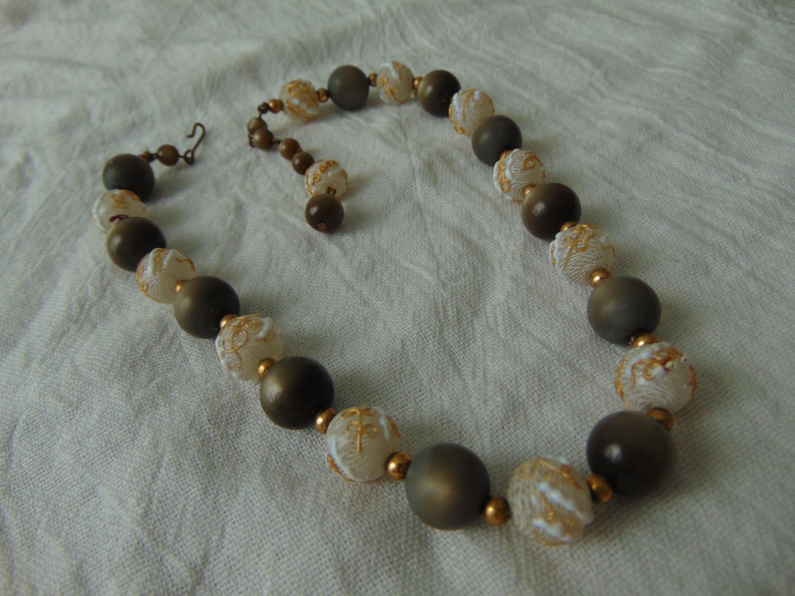  antique Venetian white gold wedding cake beads gray moonglow thermo beads neck