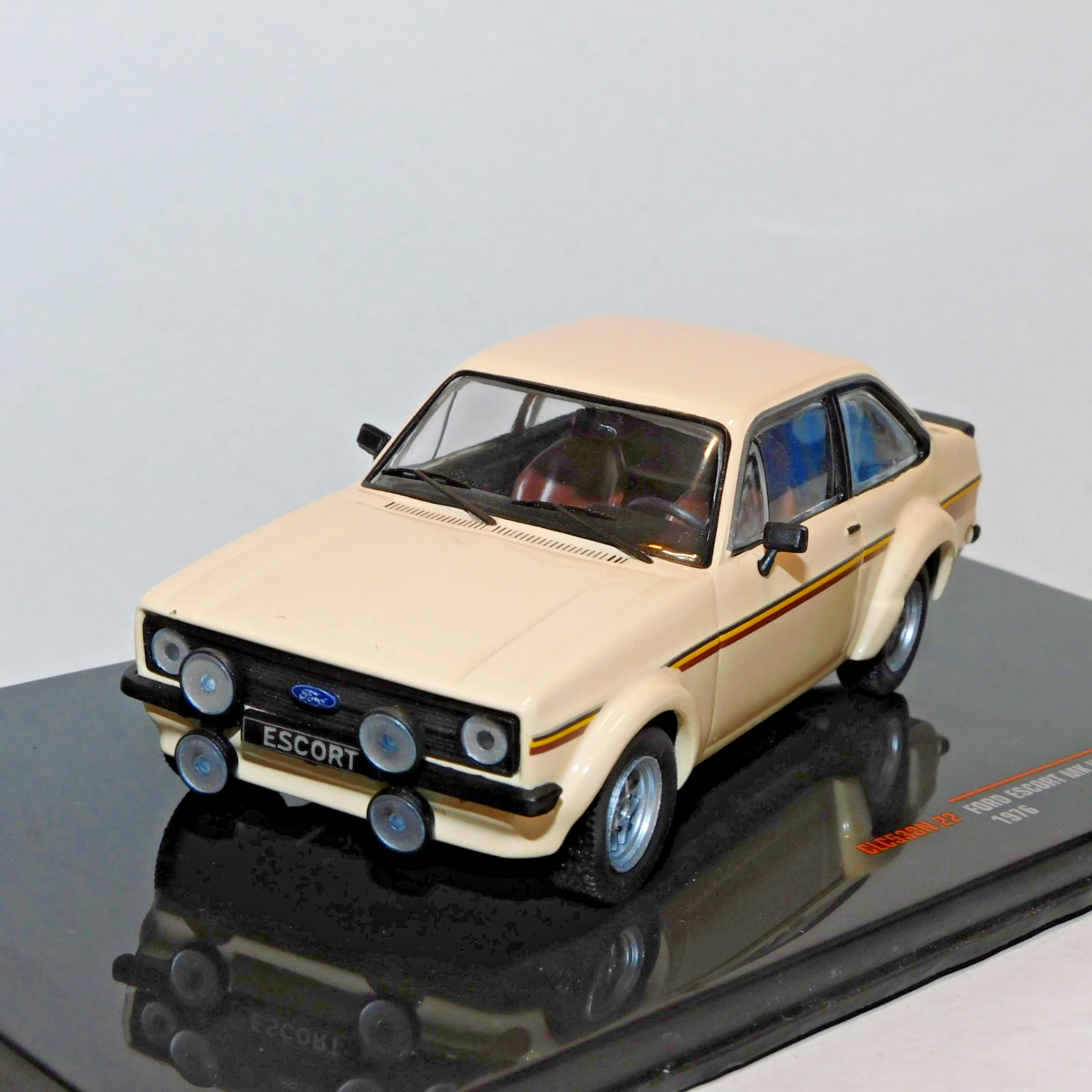 IXO FORD ESCORT MK II CUSTOM BEIGE 1/43 CLC538N