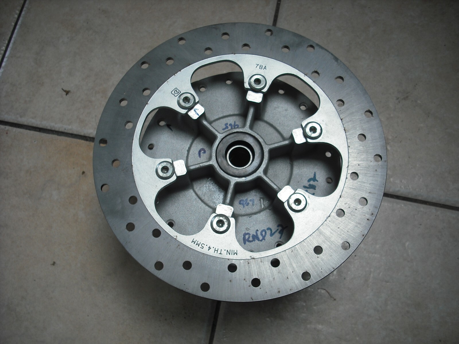 ROYAL ENFIELD CONTINENTAL GT 535  REAR WHEEL HUB AND BRAKE DISC