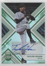 2018 Panini Elite Extra Edition Emerald Auto 10/25 Taylor Hearn #29 Auto a8r