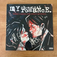 * MY CHEMICAL ROMANCE * signed album * THREE CHEERS * FRANK IERO & MIKEY WAY *