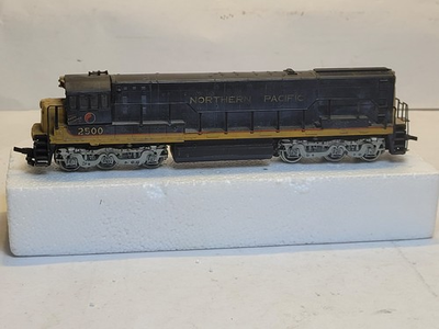 #ad #ad Rivarossi HO scale U25C powered diesel locomotive Northern Pacific NorPac #2500 $37.00