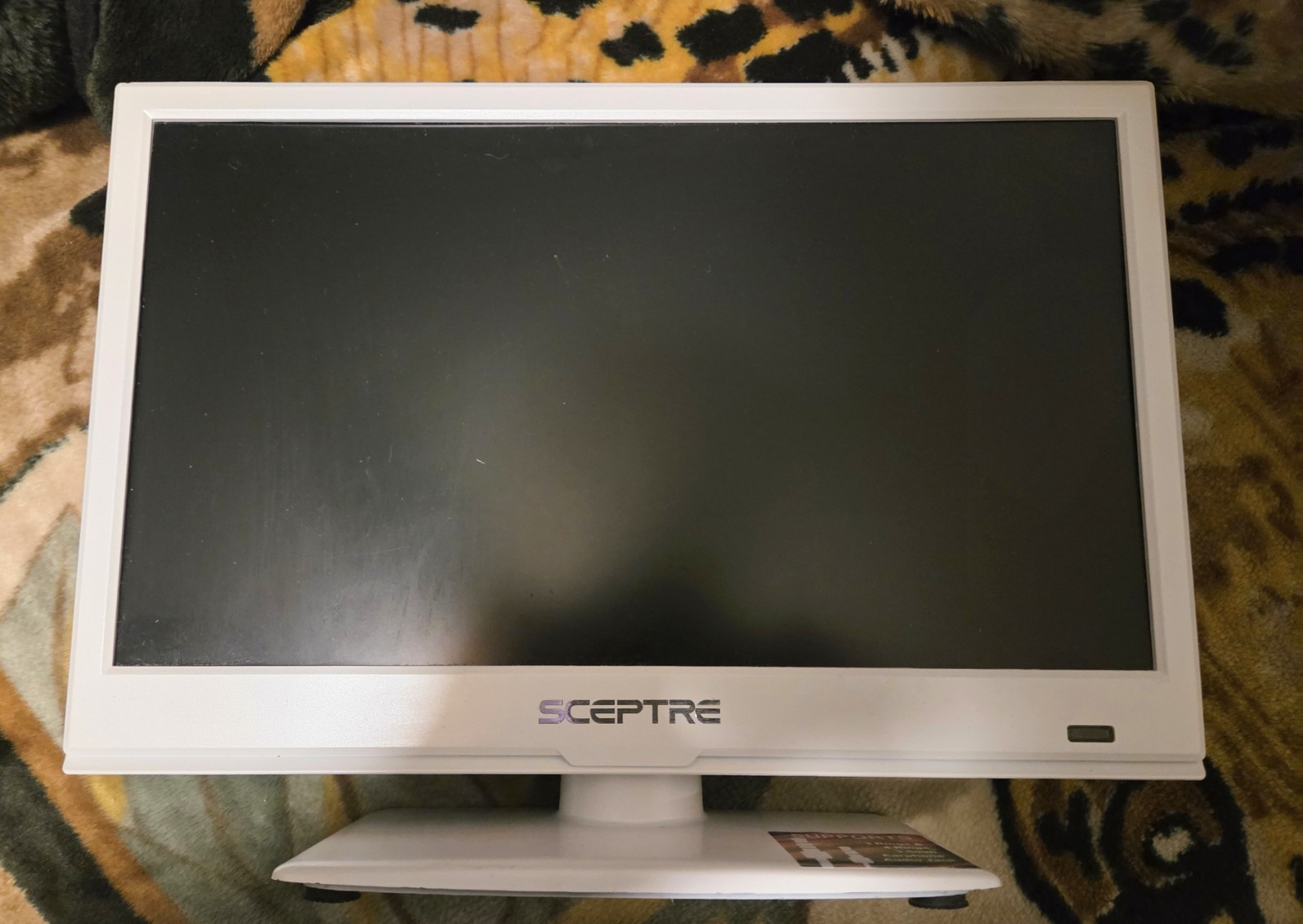 Sceptre 16" LED HDTV Model E165WD-SS
