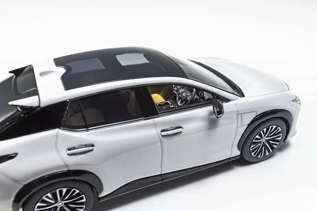 Kyosho Original 1/43 LEXUS RZ 450e Sonic Quartz KS03915PQ Diecast Model Car NEW - Image 3 of 4