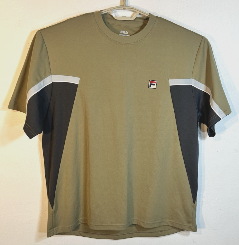 T shirt sportiva FILA Tennis nuova con etichetta taglia large verde oliva manica corta