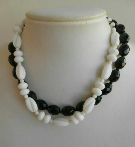 Gioielli antichi di bigiotteria anni'50