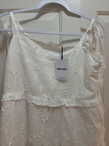 NWT REVOLVE SHOWPO White ALIMIA DRESS IN TEXTURED WHITE FLORAL SZ 8 Cocktails - Picture 3 of 8