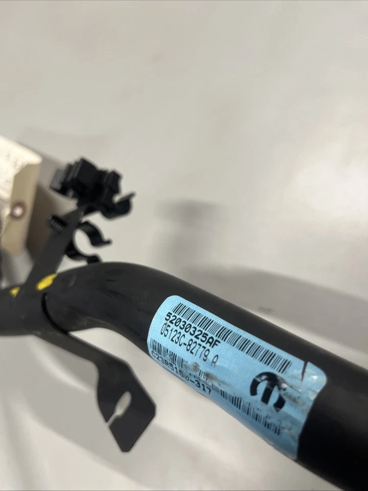 Tubo de caña de tanque de combustible Mopar 52030325AF 2019-2023 Jeep Cherokee nuevo OEM Foto 2 de 3