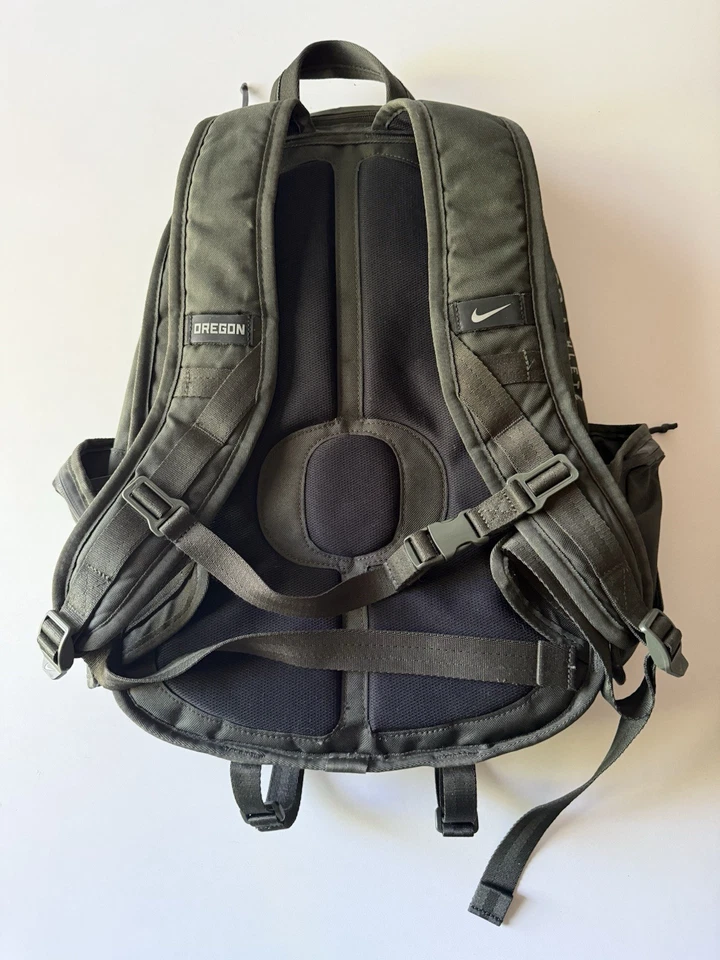 Oregon Ducks Team Issued PE Backpack Football Nike - Image 2 of 4
