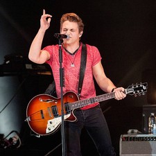 Hunter Hayes performs at UNO Lakefront Arena on December 4 2014 in- Old Photo 17