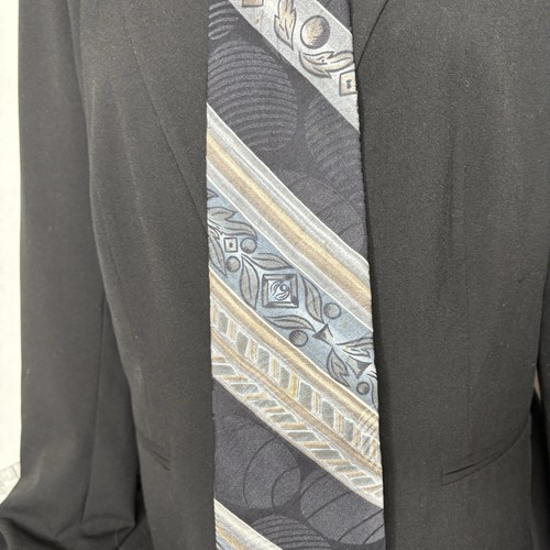 HALSTON lll Men's 100% Italian Silk Vintage Necktie Tie Classic Length Nice! - Picture 2 of 9